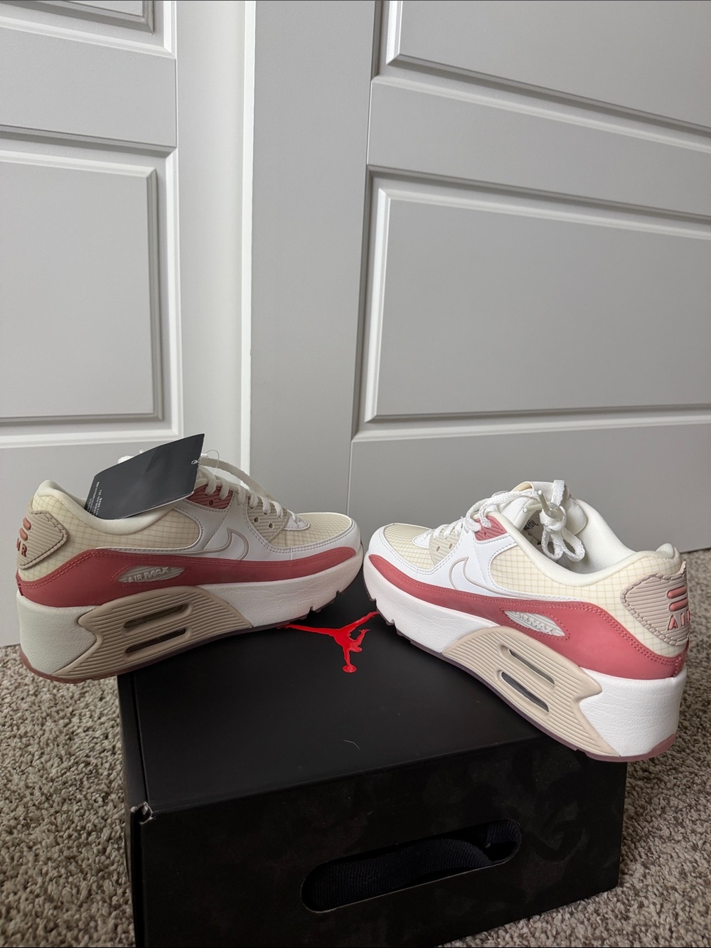 Nike Women’s Air Max 90 LV8 Platform Sneaker - White & Pink, size 7.5 Women’s - Picture 16 of 16